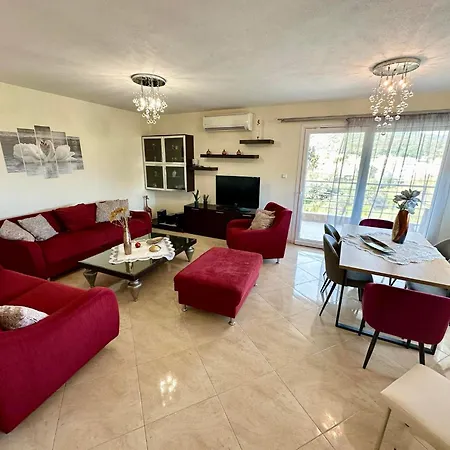 Endless Blue Garden Villa PalaiónTsiflíkion