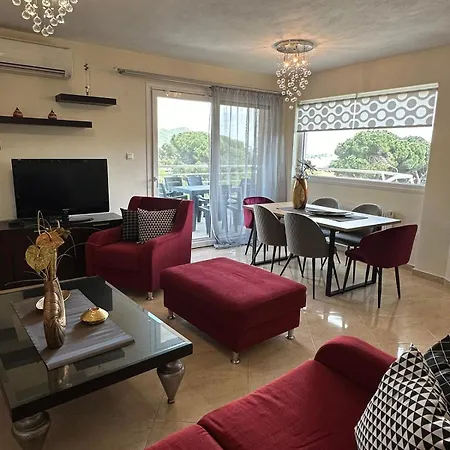 Endless Blue Garden Villa *