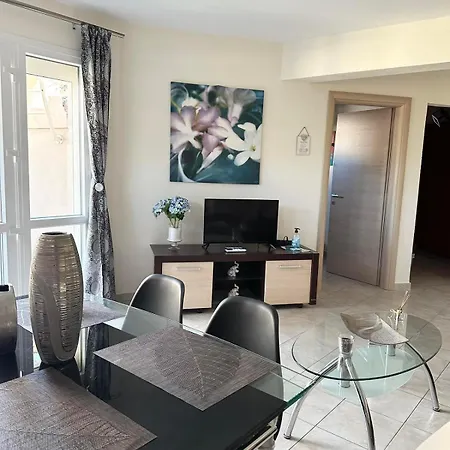 Endless Blue Garden Villa