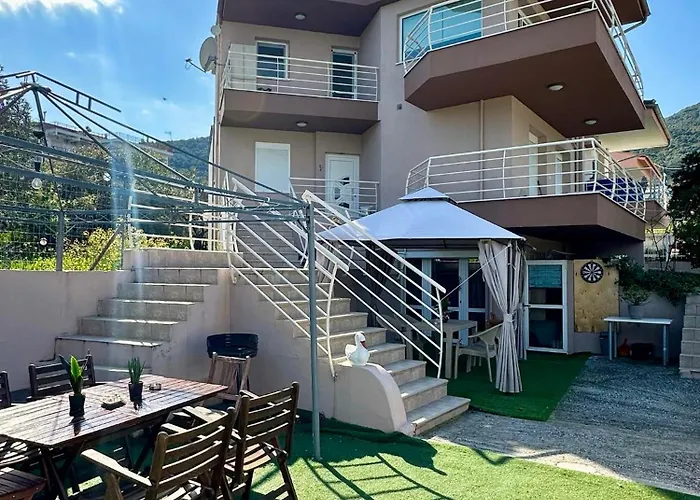 Endless Blue Garden Villa PalaiónTsiflíkion