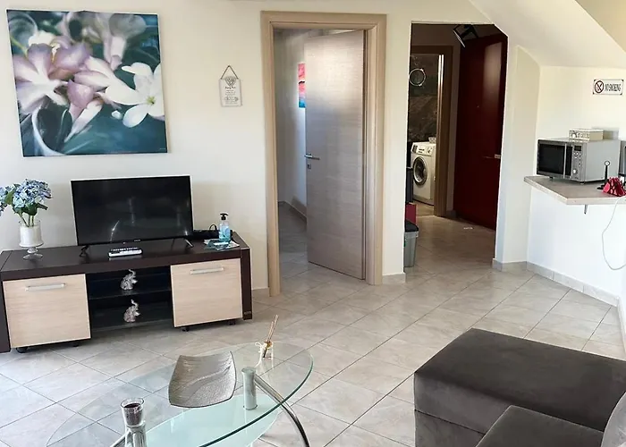 Endless Blue Garden Villa *